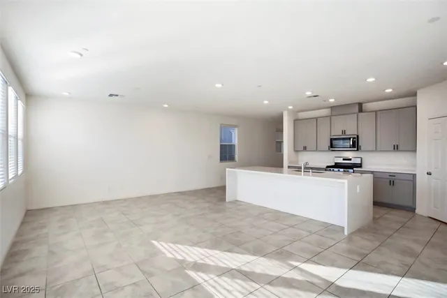 $2,600 | 3151 Segesta Avenue, Henderson, NV 89044