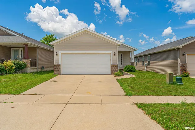 $260,000 | 3 Megan Court, Bloomington, IL 61705