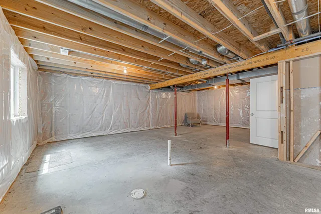 $260,000 | 3 Megan Court, Bloomington, IL 61705