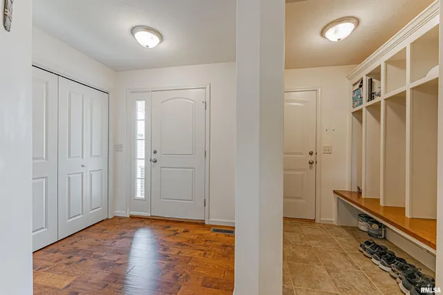 $260,000 | 3 Megan Court, Bloomington, IL 61705