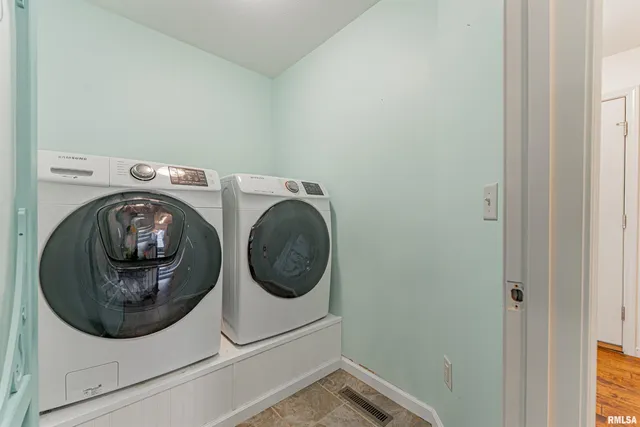 $260,000 | 3 Megan Court, Bloomington, IL 61705