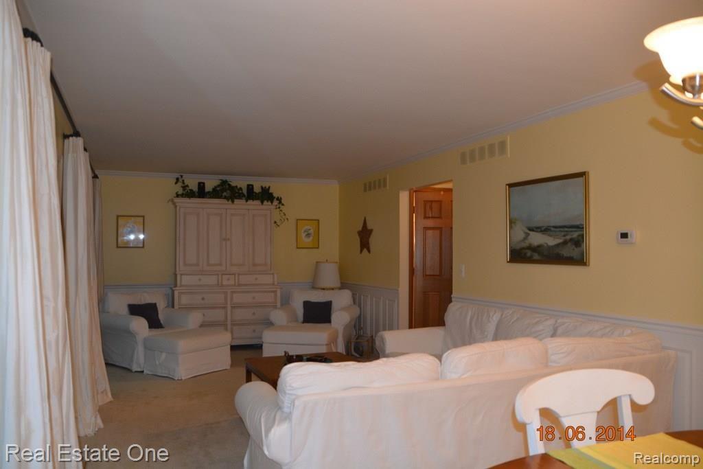 1182 East Fairview Lane Rochester, MI 48306 - Photo 23 of 30 10-DSC_4736 - Copy.jpg