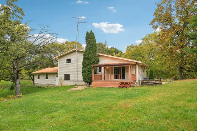 $429,900 | N7427 Hillendale Parkway, Beaver Dam, WI 53916