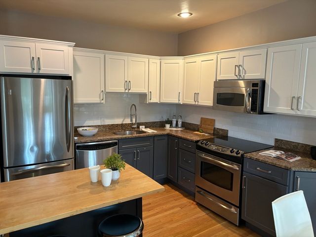 $575,000 | 469 Shawmut Avenue, Unit 4, Boston, MA 02118