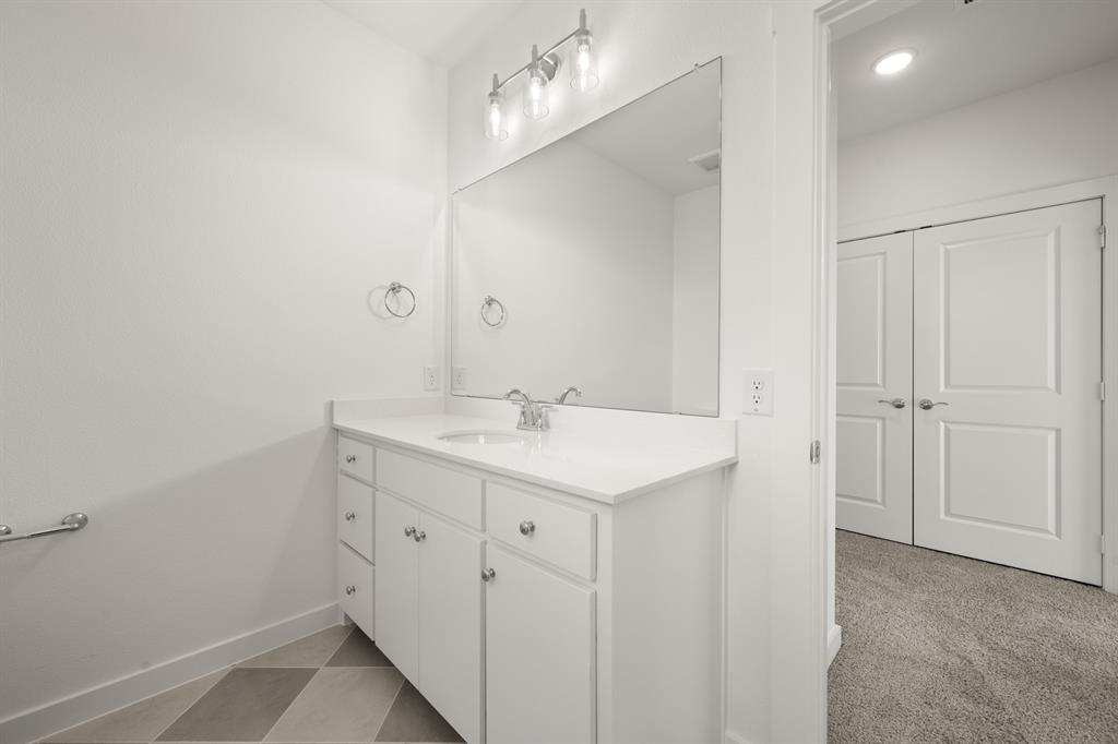 4619 Hawks Trail Oak Point, TX 75068 - Photo 19 of 40 4619 Haws Trail_ 2572_Onyx- Bathroom-1