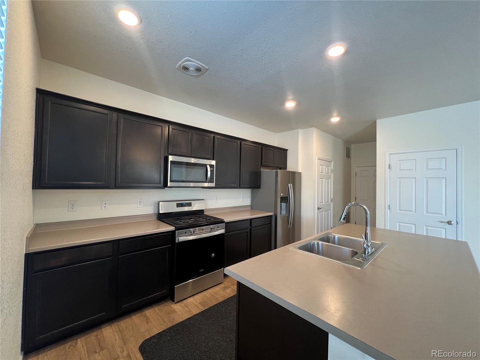 6040 North Gibralter Court Aurora, CO 80019 - Photo 4 of 14