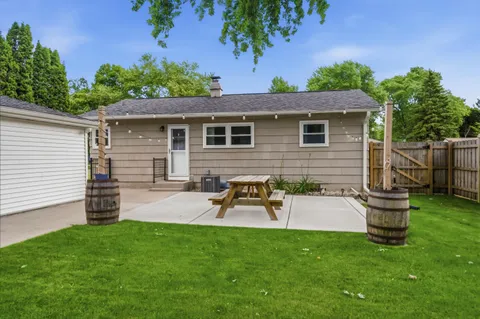 $315,000 | 733 9th Avenue, Grafton, WI 53024