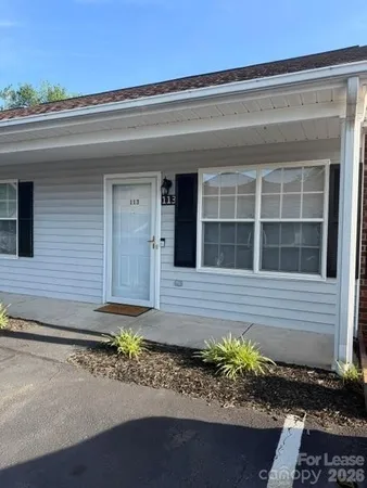 $1,295 | 113 24th Street Northwest, Hickory, NC 28601