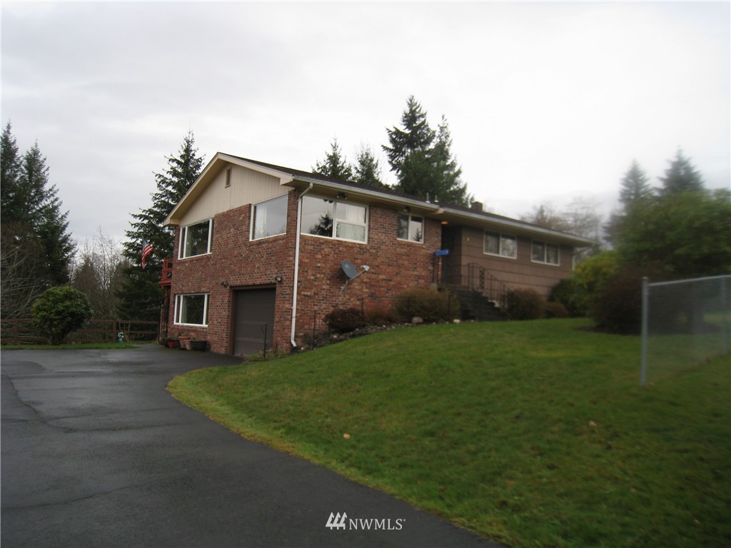 1761 Holcomb Road Kelso, WA 98626 - Photo 1 of 25 Gallery Image 1