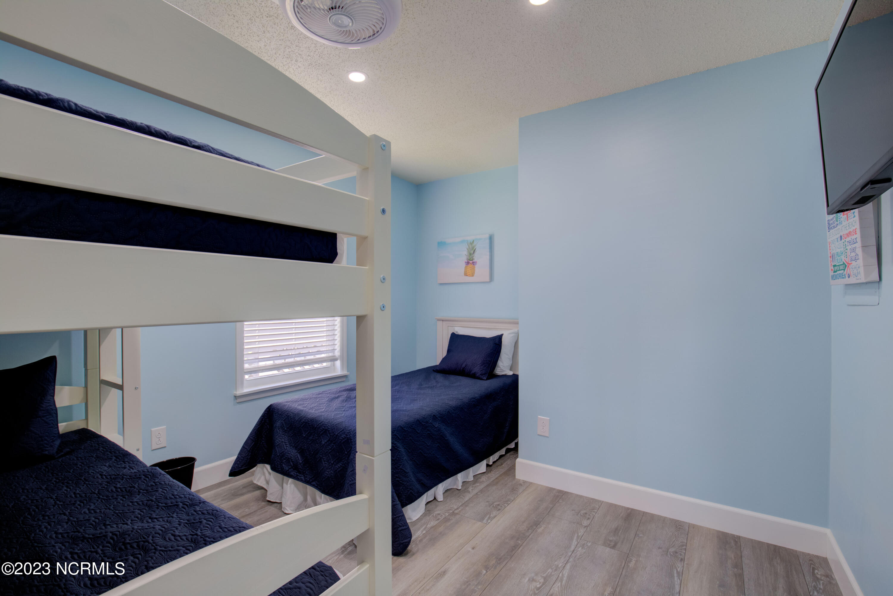 1883 New River Inlet Road North Topsail Beach, NC 28460 - Photo 19 of 28 1883 NRIR - interiors_26