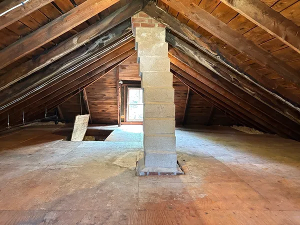 a view of a garage