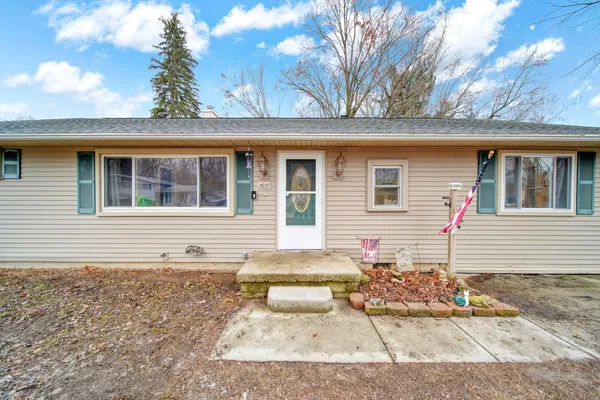 $227,500 | 3657 Roosevelt Circle, Jackson, MI 49203