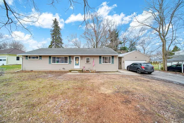 $227,500 | 3657 Roosevelt Circle, Jackson, MI 49203