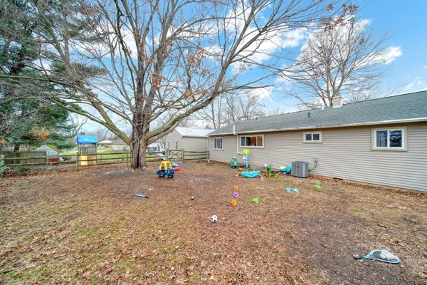 $227,500 | 3657 Roosevelt Circle, Jackson, MI 49203