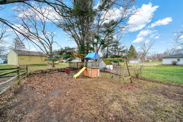 $227,500 | 3657 Roosevelt Circle, Jackson, MI 49203