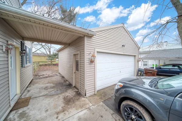 $227,500 | 3657 Roosevelt Circle, Jackson, MI 49203