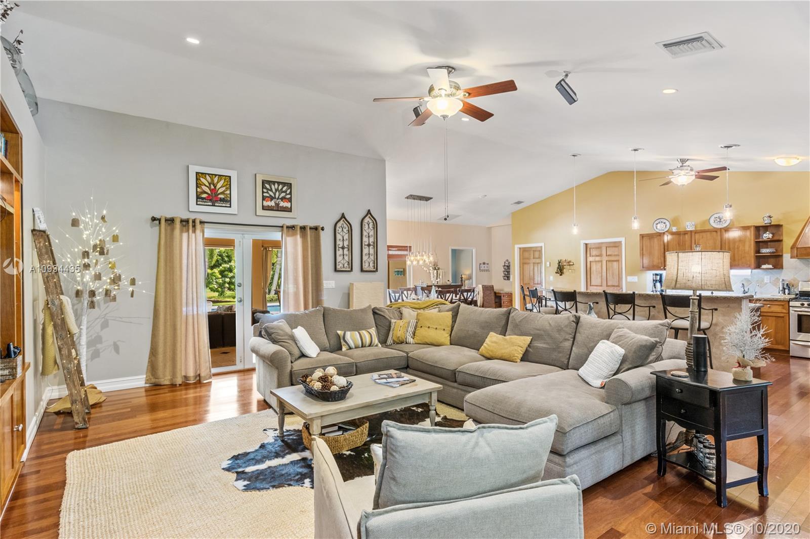 19485 Southwest 288th Street Homestead, FL 33030 - Photo 4 of 50