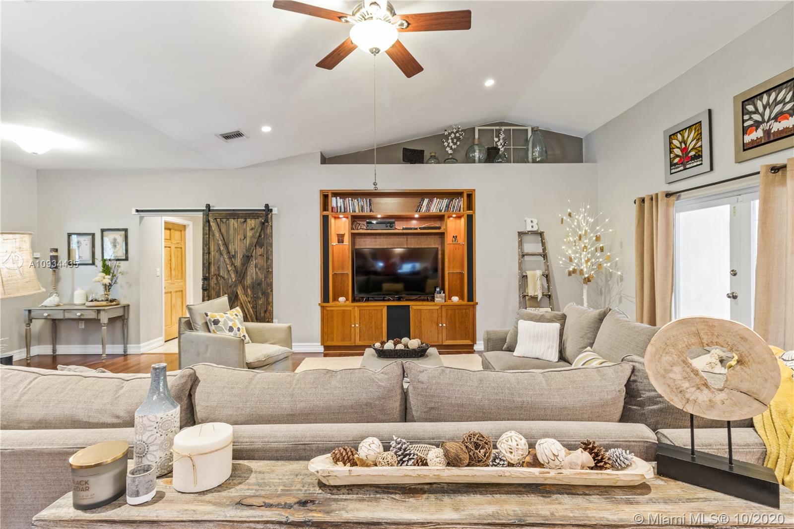 19485 Southwest 288th Street Homestead, FL 33030 - Photo 7 of 50