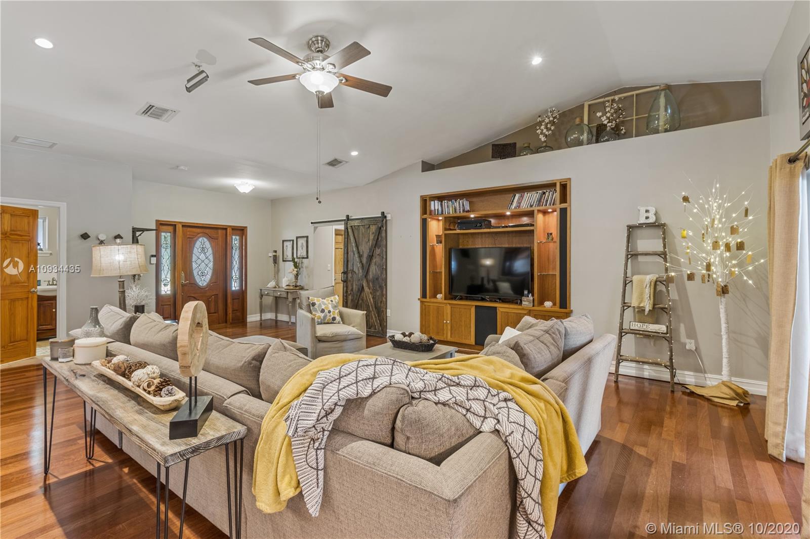 19485 Southwest 288th Street Homestead, FL 33030 - Photo 8 of 50