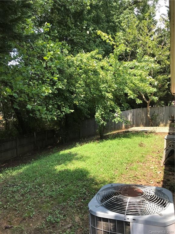 10715 Gold Pan Road Charlotte, NC 28215 - Photo 3 of 19 Gallery Image 3