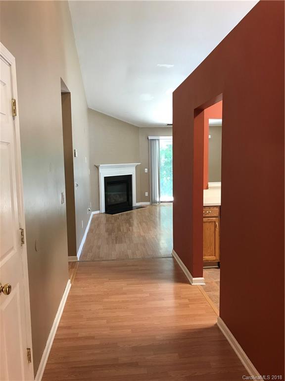 10715 Gold Pan Road Charlotte, NC 28215 - Photo 4 of 19 Gallery Image 4