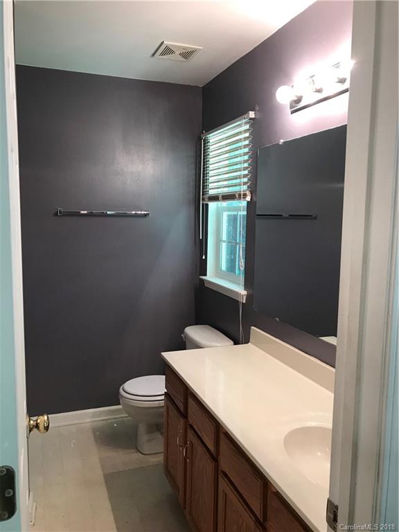10715 Gold Pan Road Charlotte, NC 28215 - Photo 10 of 19 Gallery Image 10