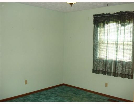 5984 Knollwood Road Springfield, OH 45502 - Photo 3 of 8