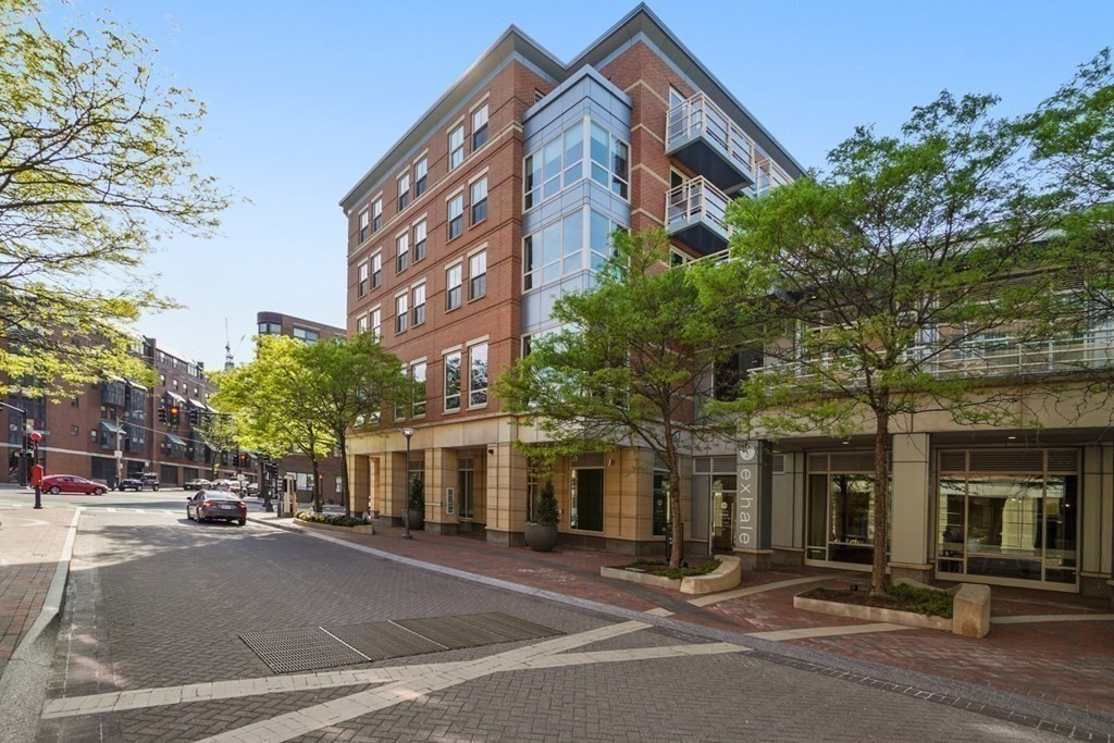 2 Battery Wharf, Unit 2503 Boston, MA 02109 - Photo 20 of 23 a view of a building with a street