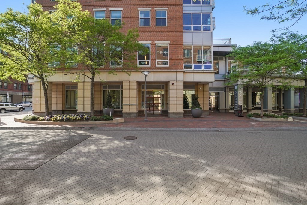 2 Battery Wharf, Unit 2503 Boston, MA 02109 - Photo 21 of 23 front view of a building with a street