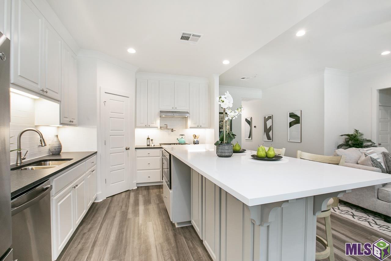 8911 Southlawn Drive Baton Rouge, LA 70810 - Photo 2 of 10