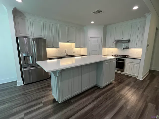 $2,300 | 8911 Southlawn Drive, Baton Rouge, LA 70810