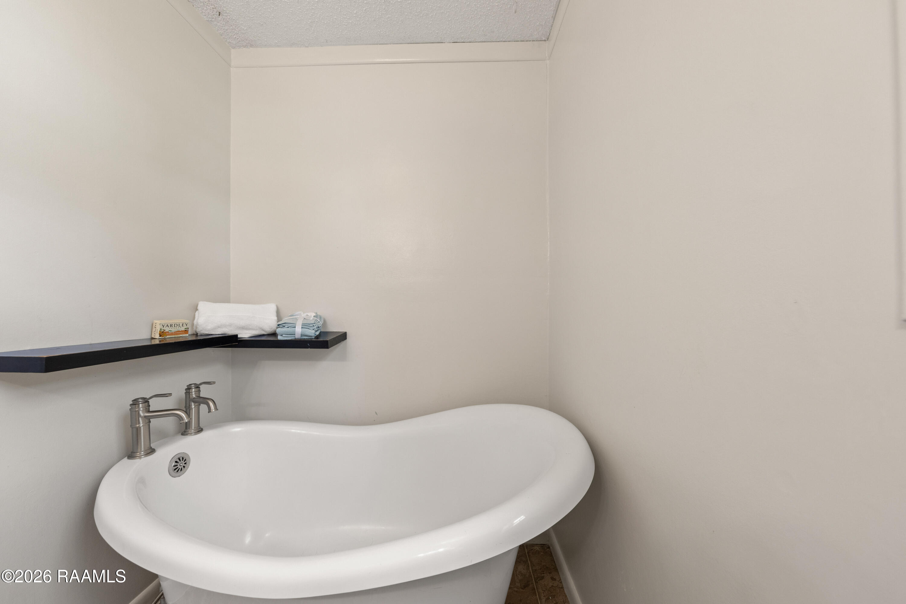 2140 Lucien Road Erath, LA 70533 - Photo 20 of 33 Clawfoot Tub
