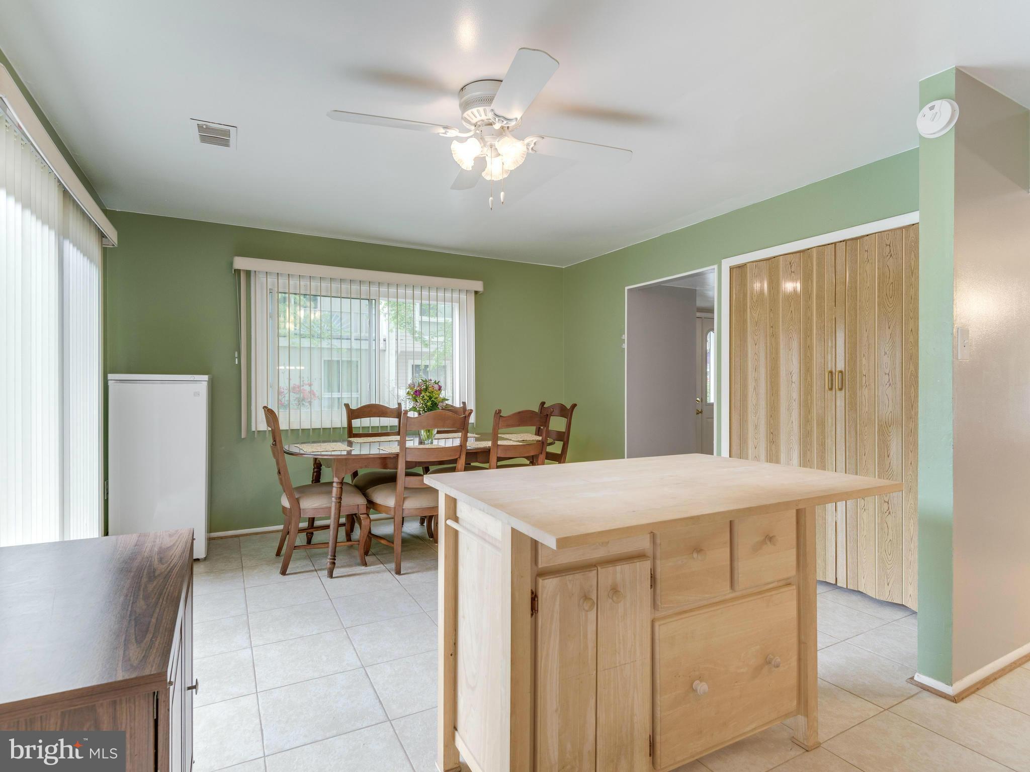 214 North Cottage Road Sterling, VA 20164 - Photo 8 of 25 Kitchen & Large Breakfast Room