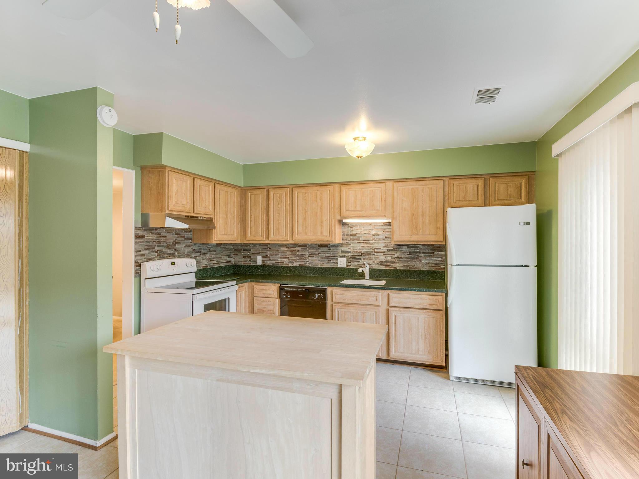 214 North Cottage Road Sterling, VA 20164 - Photo 9 of 25 Movable Kitchen Table