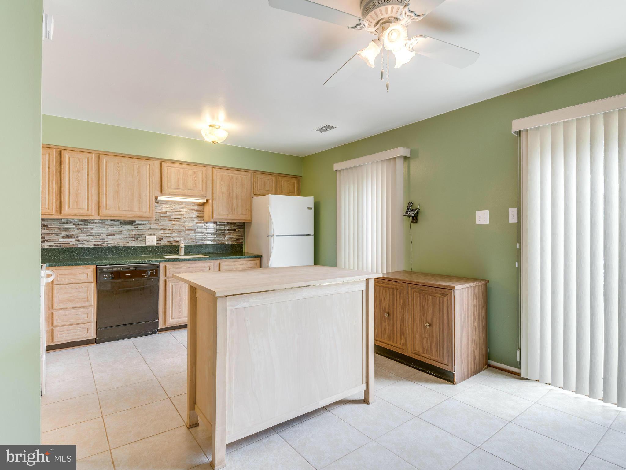 214 North Cottage Road Sterling, VA 20164 - Photo 10 of 25 Kitchen
