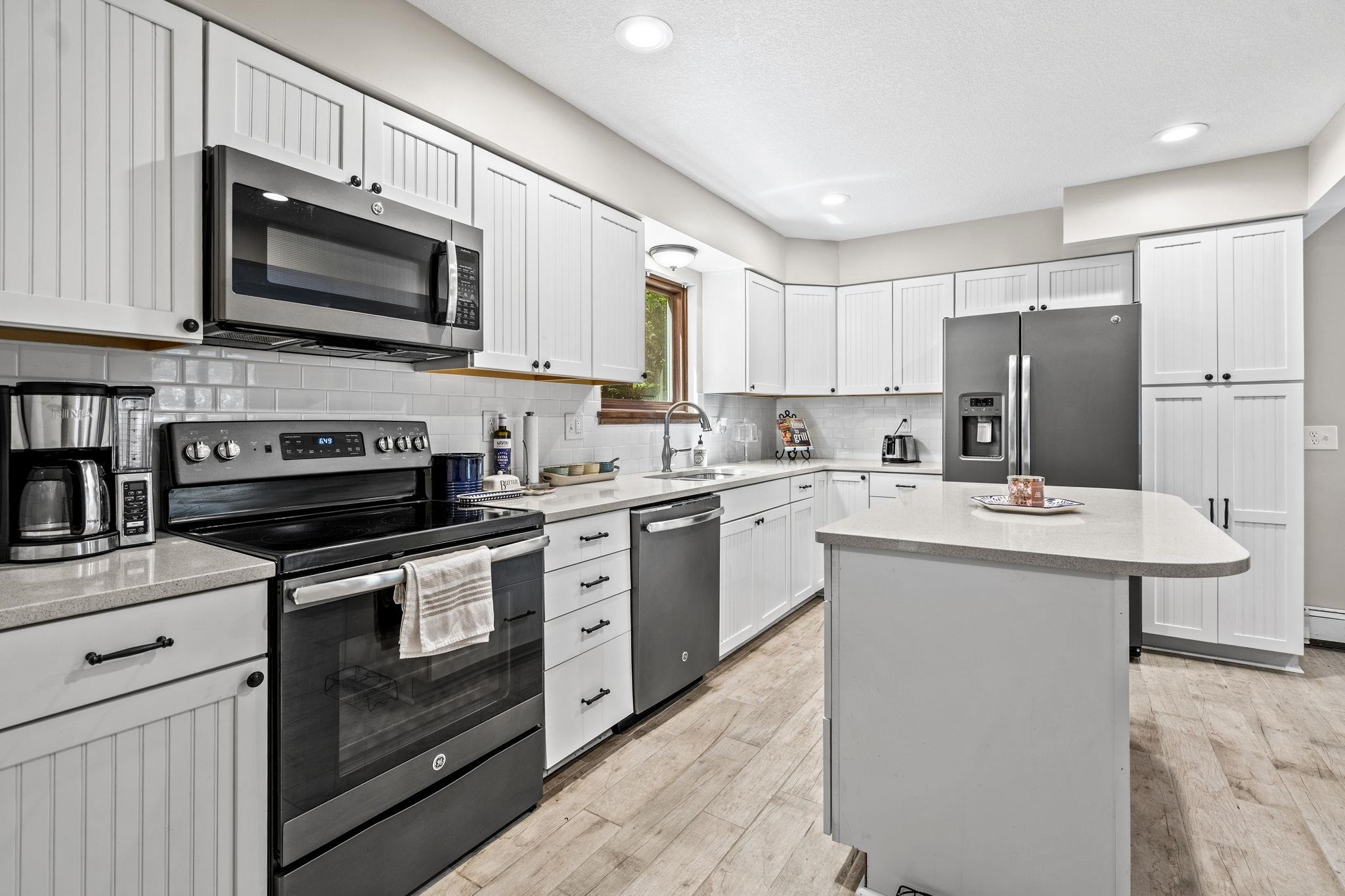 4590 Weathering Heights Road Traverse City, MI 49686 - Photo 9 of 36 Gallery Image 9