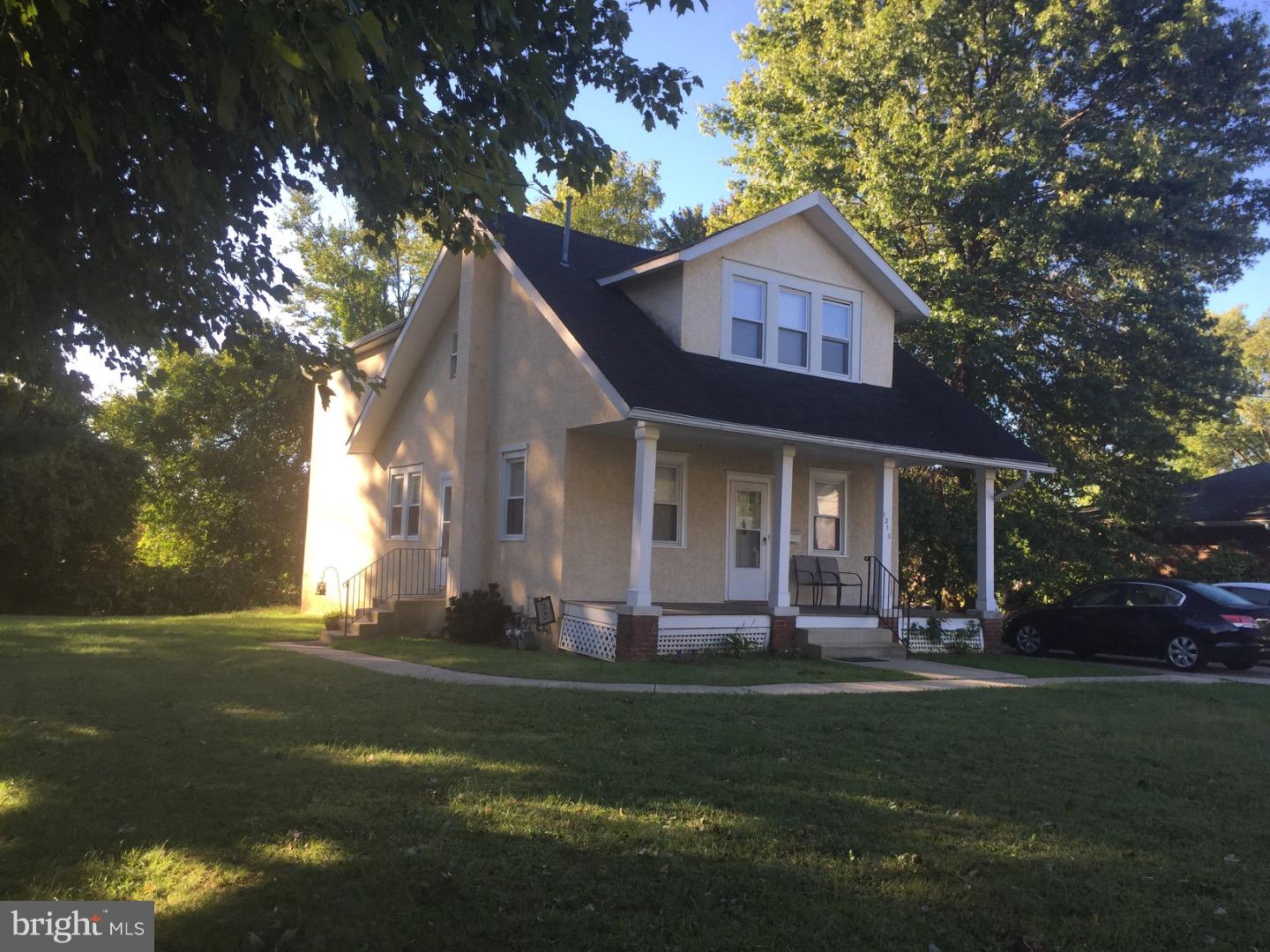 1213 Ellston Road Havertown, PA 19083 - Photo 3 of 13 Exterior Side front door