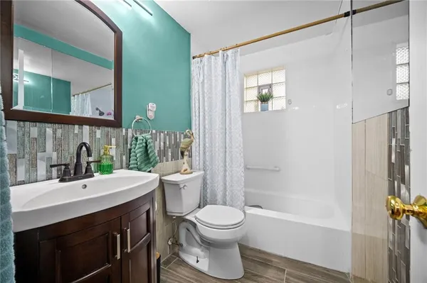 $325,000 | 124 Broadcrest Drive, Pittsburgh, PA 15235