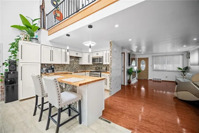 $325,000 | 124 Broadcrest Drive, Pittsburgh, PA 15235