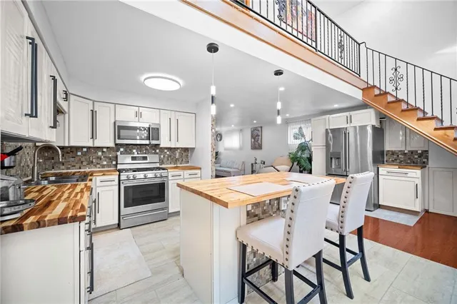 $325,000 | 124 Broadcrest Drive, Pittsburgh, PA 15235