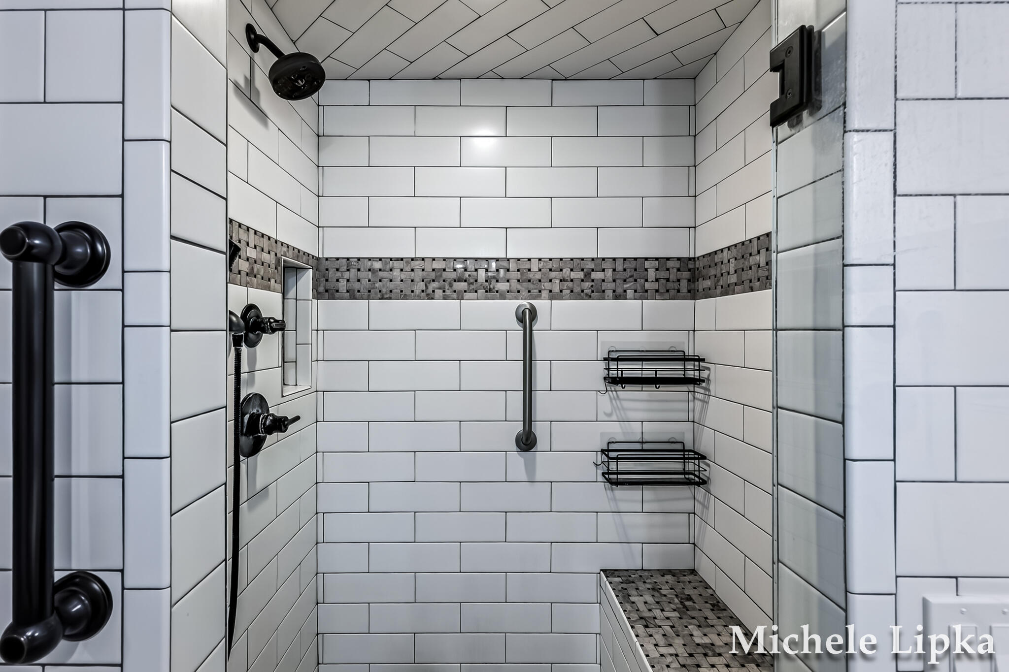 2567 Shettler Road Muskegon, MI 49444 - Photo 22 of 38 Primary Ensuite Shower