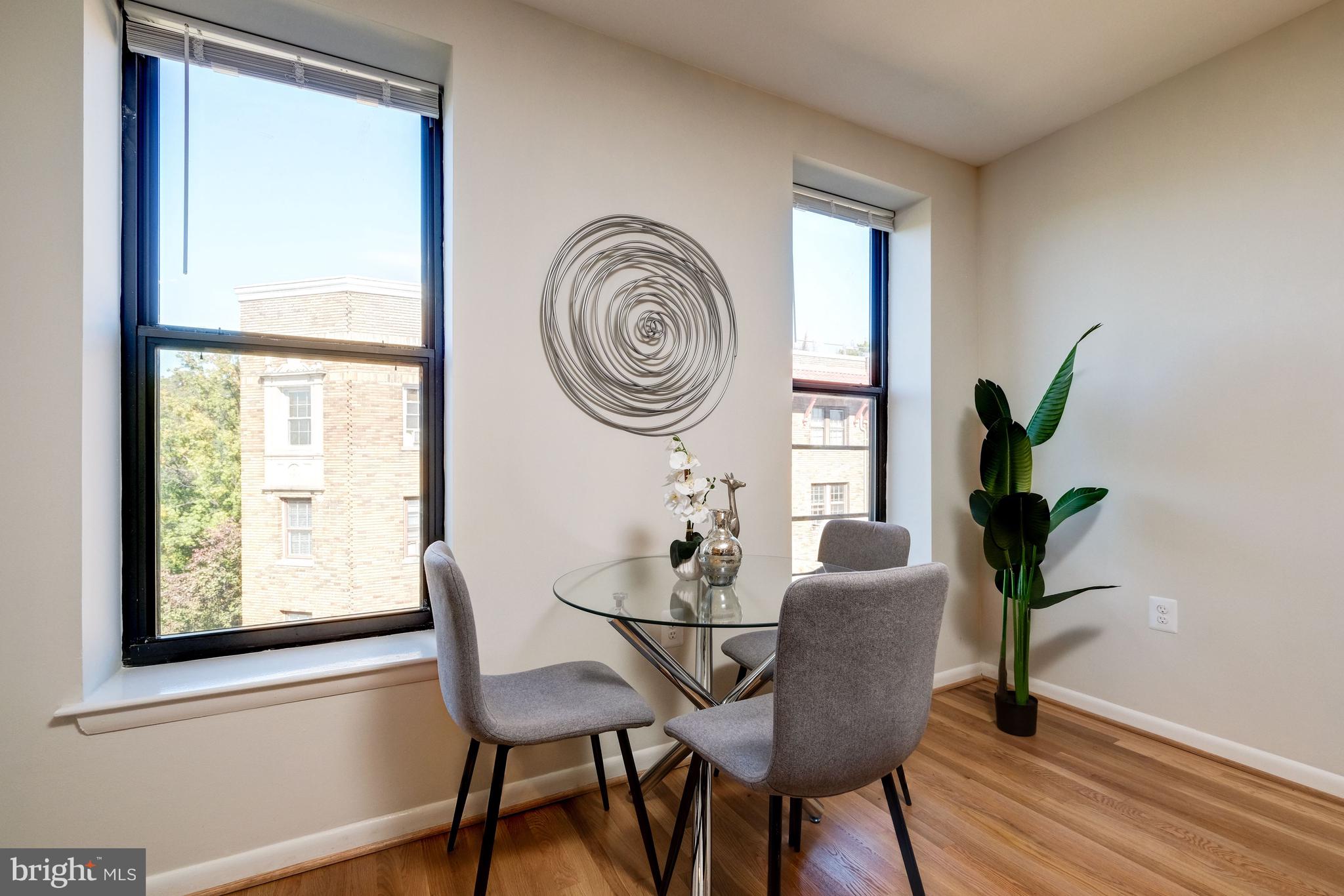 2633 Adams Mill Road Northwest, Unit 401 Washington, DC 20009 - Photo 6 of 27 Dining area
