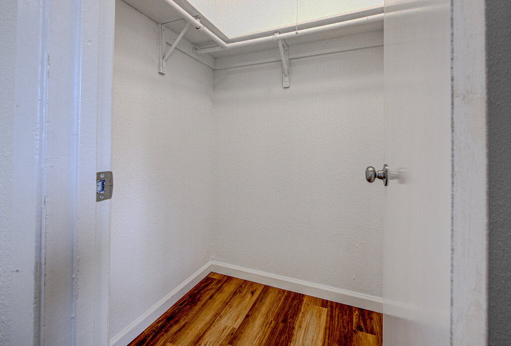 1306 Bonnie Brae Street, Unit B Austin, TX 78753 - Photo 12 of 28 a view of a small room