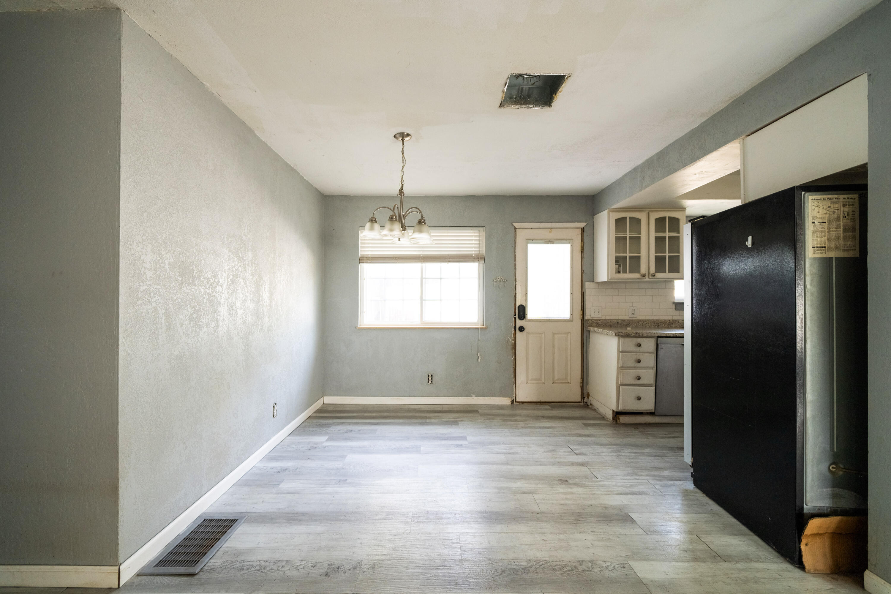 1330 Scenic Way Redding, CA 96001 - Photo 8 of 43