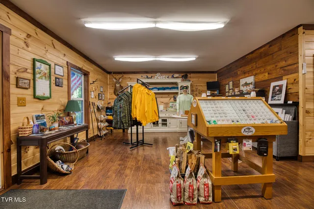 $5,100,000 | 383 Tva Road South, Bristol, TN 37620