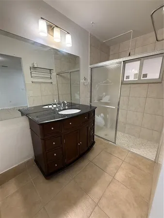 $3,750 | Country Club of Miami, Hialeah, FL 33015