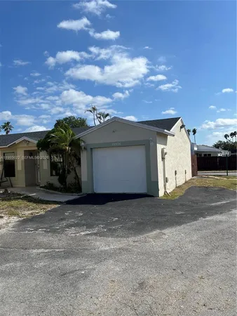 $3,750 | Country Club of Miami, Hialeah, FL 33015