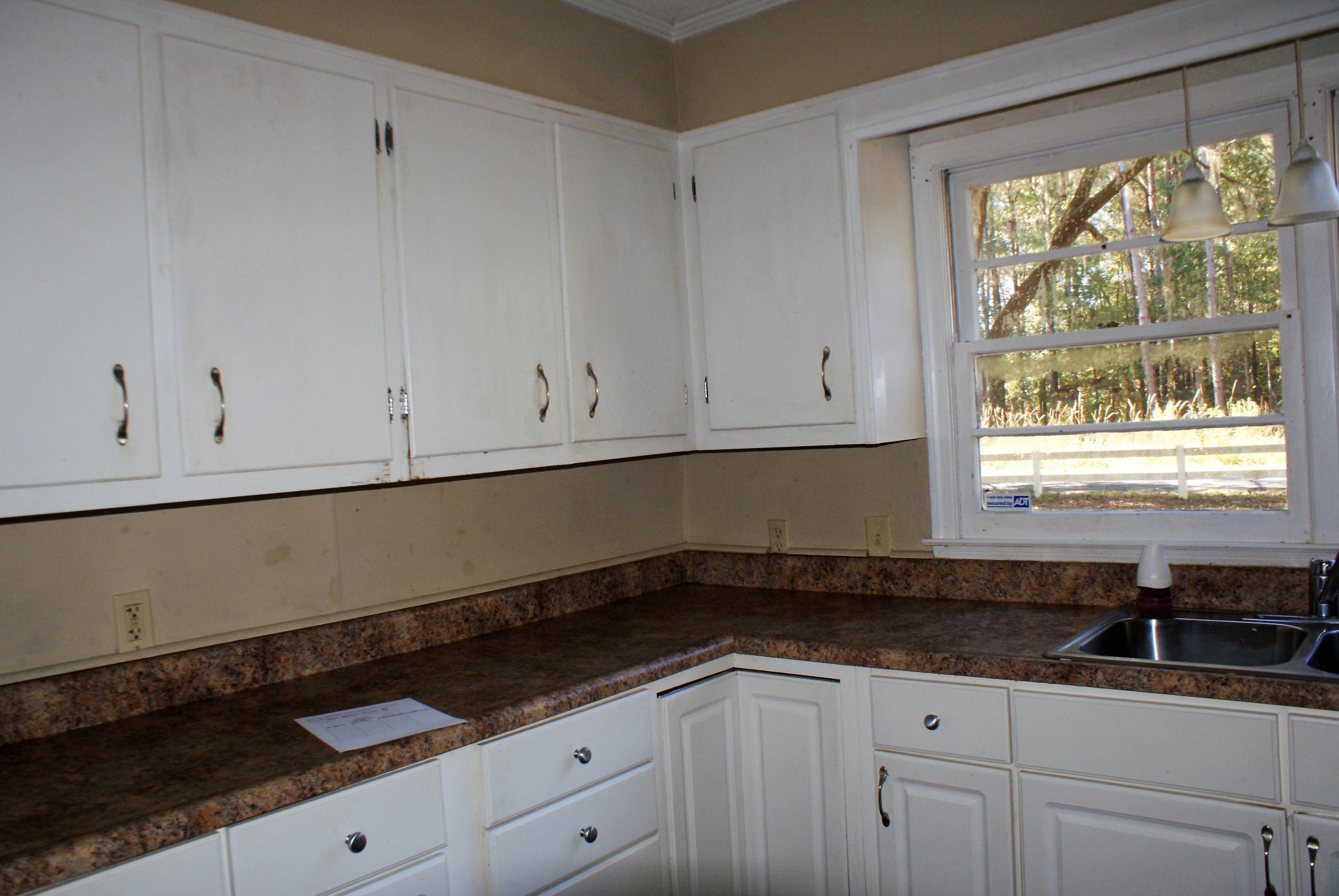 3307 Possum Corner Road Walterboro, SC 29488 - Photo 14 of 24 Kitchen