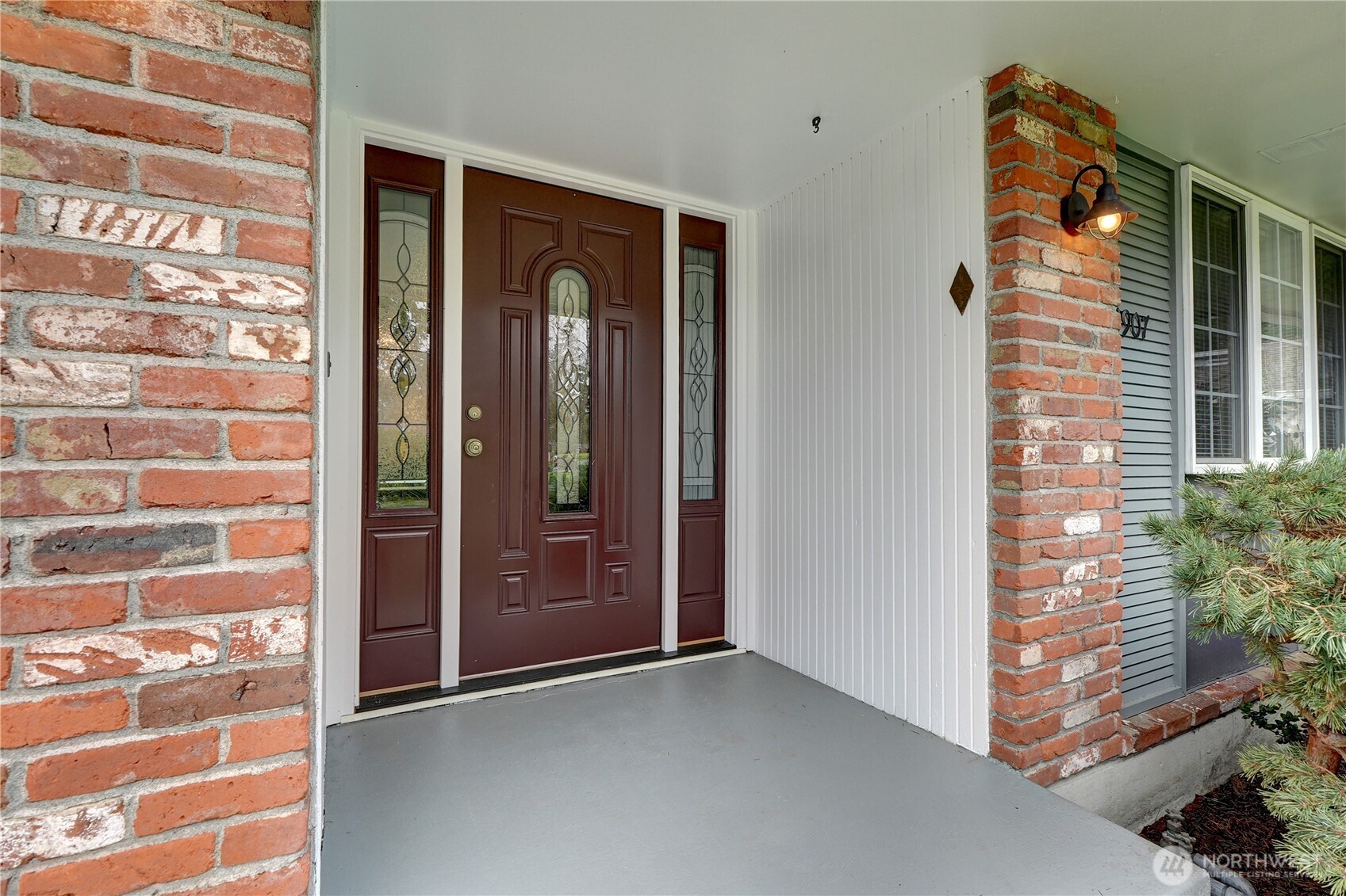 3907 Southwest 321st Street Federal Way, WA 98023 - Photo 3 of 39 Gallery Image 3