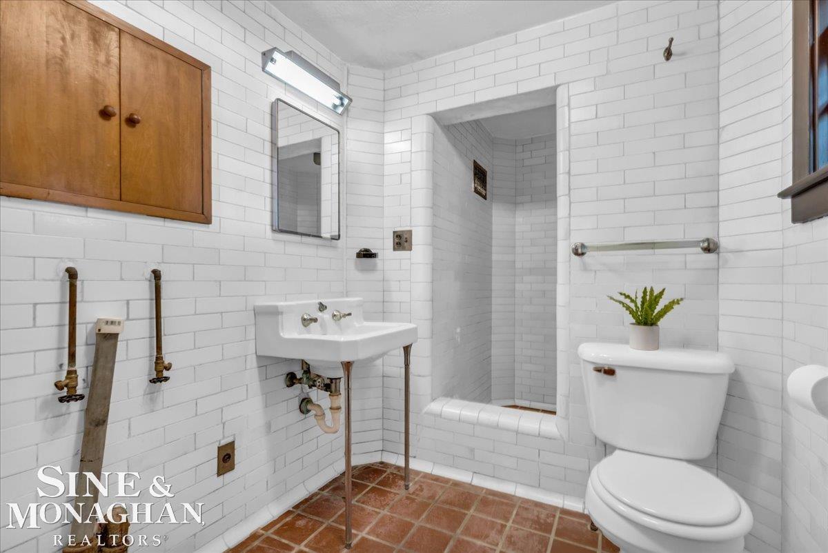 4951 North Lakeshore Road Lexington, MI 48450 - Photo 55 of 98 50189205-ef69309e-abd1-4da1-969a-edd240602c6a.JPG